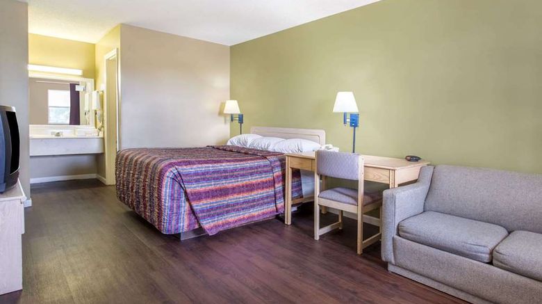 <b>Super 8 Monticello Room</b>. Images powered by <a href="https://iceportal.shijigroup.com/" title="IcePortal" target="_blank">IcePortal</a>.