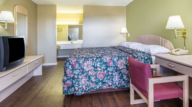 <b>Super 8 Monticello Room</b>. Images powered by <a href="https://iceportal.shijigroup.com/" title="IcePortal" target="_blank">IcePortal</a>.