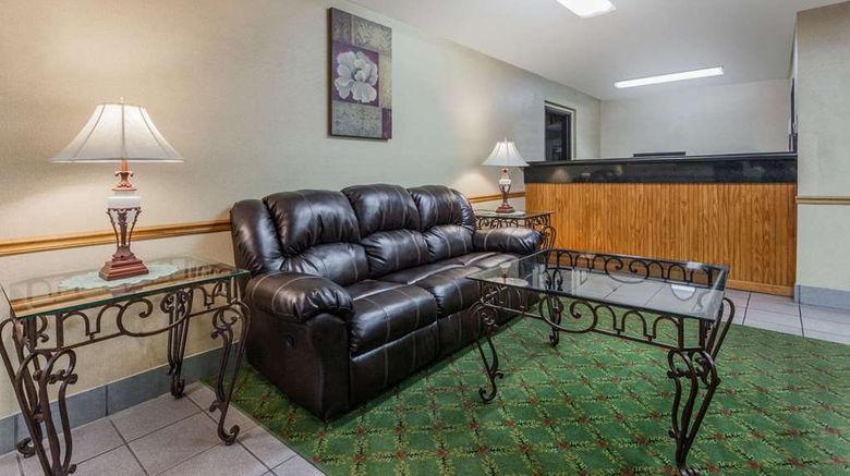 <b>Super 8 Carrollton Lobby</b>. Images powered by <a href="https://iceportal.shijigroup.com/" title="IcePortal" target="_blank">IcePortal</a>.