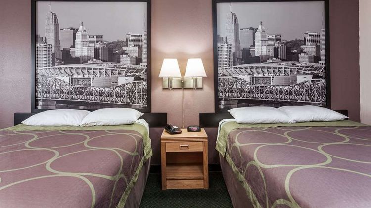 Super 8 Carrollton Room