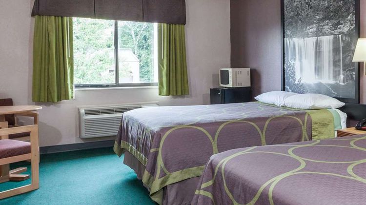 Super 8 Carrollton Room