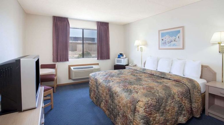 <b>Super 8 by Wyndham Yuma Room</b>. Images powered by <a href="https://iceportal.shijigroup.com/" title="IcePortal" target="_blank">IcePortal</a>.