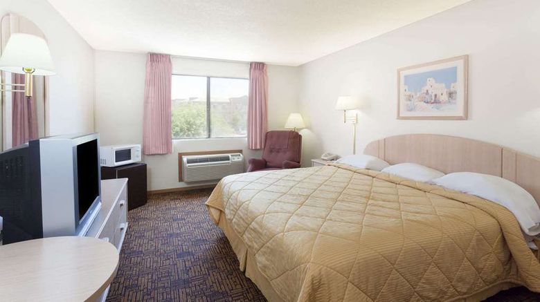 <b>Super 8 by Wyndham Yuma Room</b>. Images powered by <a href="https://iceportal.shijigroup.com/" title="IcePortal" target="_blank">IcePortal</a>.