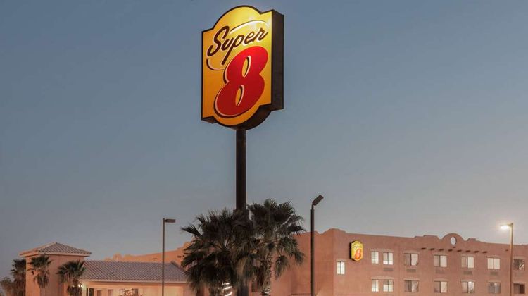 Super 8 by Wyndham Yuma Exterior