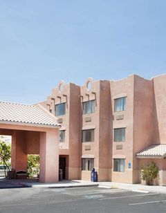 Super 8 by Wyndham Yuma