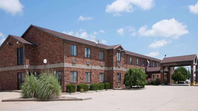 Super 8 Independence Exterior