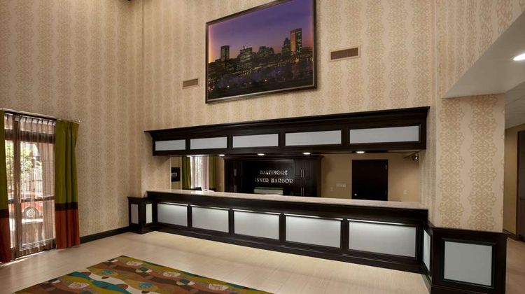 Days Inn Baltimore Inner Harbor Lobby