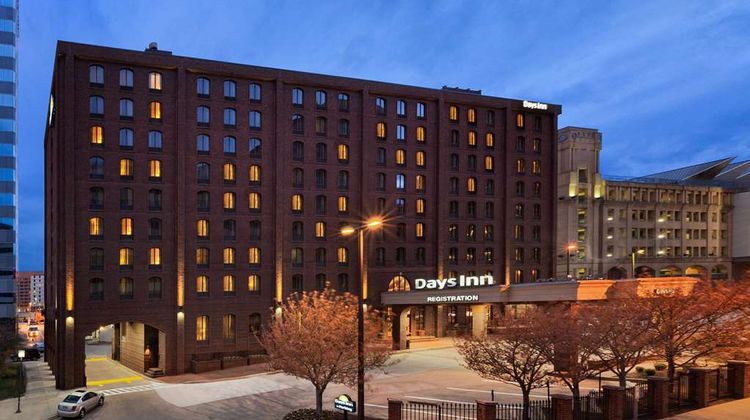 Days Inn Baltimore Inner Harbor Exterior