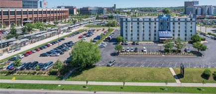 Days Hotel University Ave SE Exterior