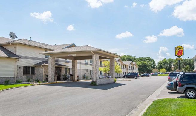Super 8 Brookings Exterior