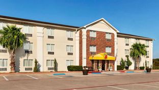 Super 8 Waco University Area