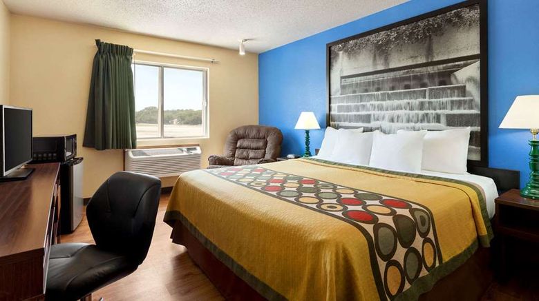 <b>Super 8 Waco University Area Room</b>. Images powered by <a href="https://iceportal.shijigroup.com/" title="IcePortal" target="_blank">IcePortal</a>.
