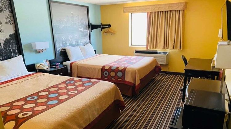 Super 8 Warrenton Room