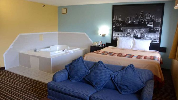 Super 8 Warrenton Room