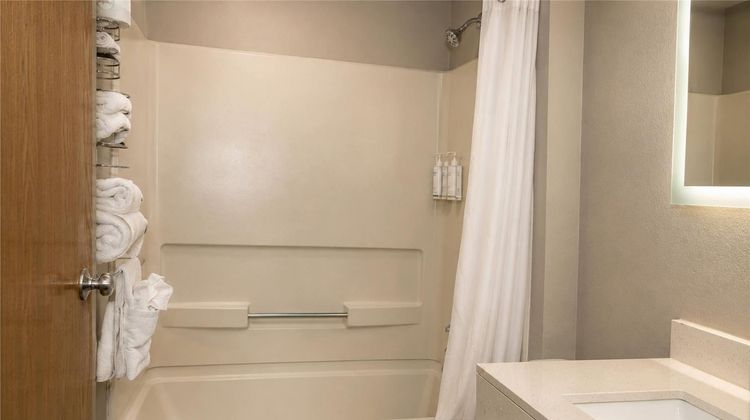 Super 8 Warrenton Room