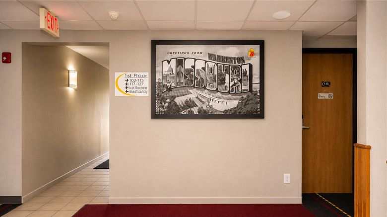 <b>Super 8 Warrenton Lobby</b>. Images powered by <a href="https://iceportal.shijigroup.com/" title="IcePortal" target="_blank">IcePortal</a>.