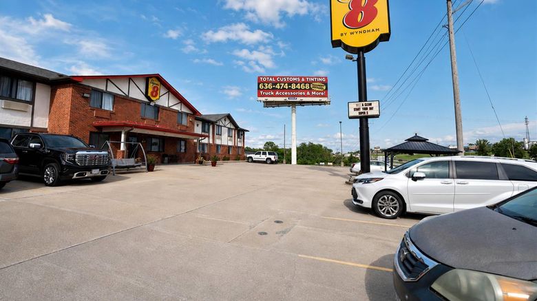 <b>Super 8 Warrenton Exterior</b>. Images powered by <a href="https://iceportal.shijigroup.com/" title="IcePortal" target="_blank">IcePortal</a>.