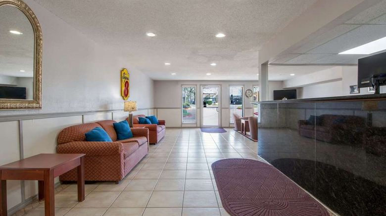 <b>Super 8 College Station Lobby</b>. Images powered by <a href="https://iceportal.shijigroup.com/" title="IcePortal" target="_blank">IcePortal</a>.