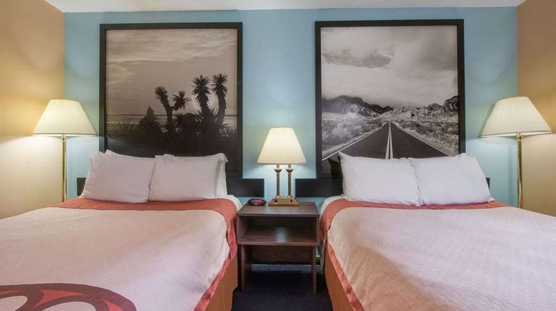 <b>Super 8 College Station Room</b>. Images powered by <a href="https://iceportal.shijigroup.com/" title="IcePortal" target="_blank">IcePortal</a>.