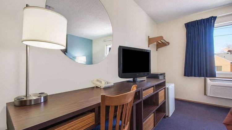 Super 8 College Station Room