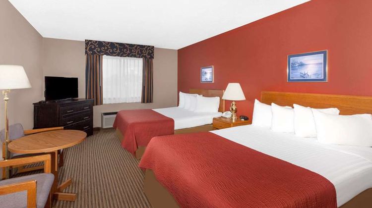 Super 8 St. Ignace Room