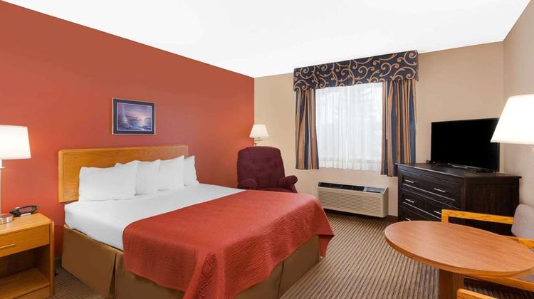 Super 8 St. Ignace Room