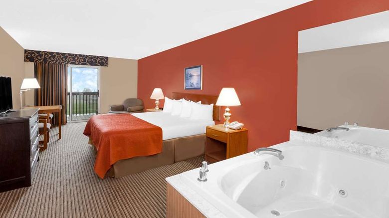<b>Super 8 St. Ignace Room</b>. Images powered by <a href="https://iceportal.shijigroup.com/" title="IcePortal" target="_blank">IcePortal</a>.