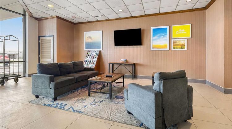Days Inn Madisonville Lobby