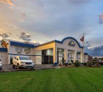 Days Inn Madisonville Exterior