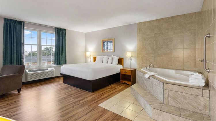 Days Inn Madisonville Suite