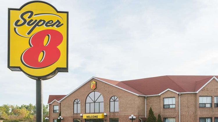 Super 8 Mt Hope Hamilton Intl Arpt Exterior