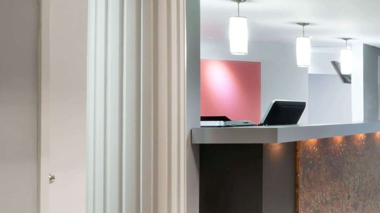 <b>Super 8 Mt Hope Hamilton Intl Arpt Lobby</b>. Images powered by <a href="https://iceportal.shijigroup.com/" title="IcePortal" target="_blank">IcePortal</a>.