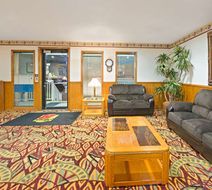 Super 8 Plano/Dallas Area Lobby