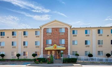 Super 8 Plano/Dallas Area