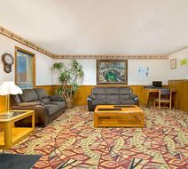 Super 8 Plano/Dallas Area Lobby
