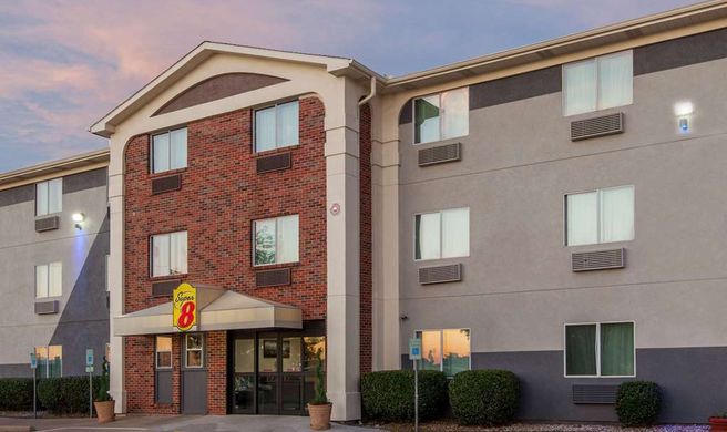 Super 8 (Wyndham) Bedford, TX, DFW-West Exterior