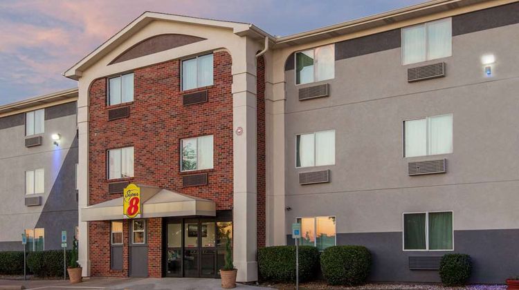 Super 8 (Wyndham) Bedford, TX, DFW-West Exterior