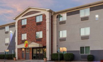 Super 8 (Wyndham) Bedford, TX, DFW-West