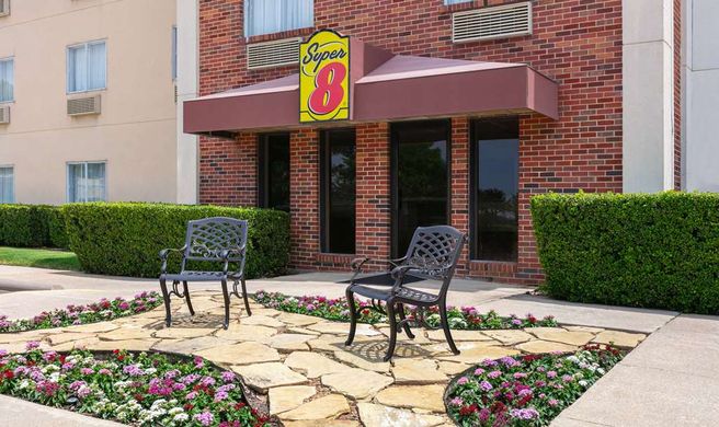 Super 8 Grapevine/DFW Airport Northwest Exterior