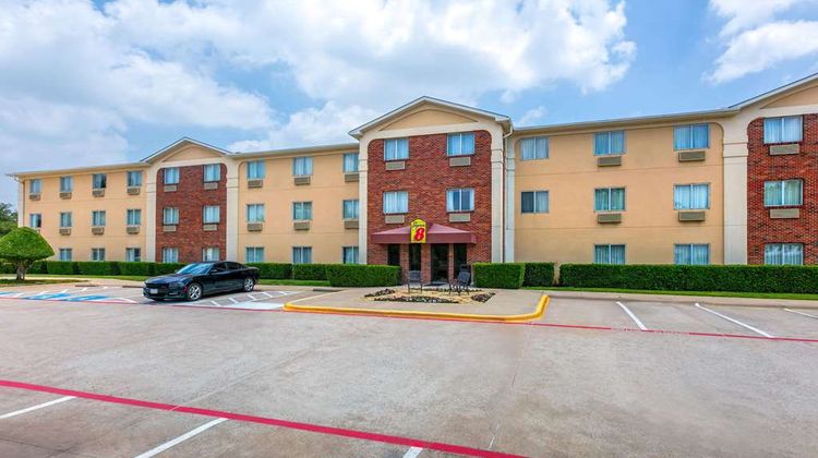 Super 8 Grapevine/DFW Airport Northwest Exterior