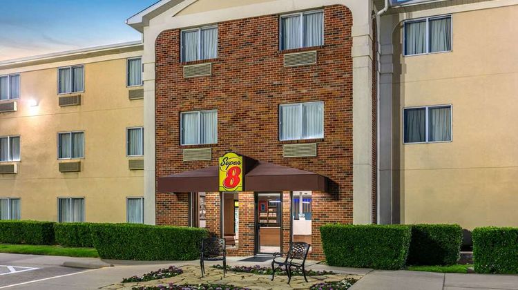 Super 8 Grapevine/DFW Airport Northwest Exterior
