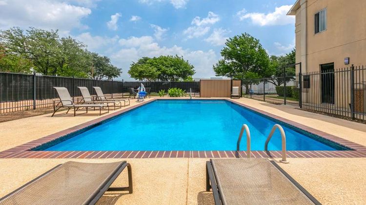 Super 8 Grapevine/DFW Airport Northwest Pool