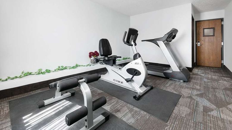 <b>Super 8 Grapevine/DFW Airport Northwest Health</b>. Images powered by <a href="https://iceportal.shijigroup.com/" title="IcePortal" target="_blank">IcePortal</a>.