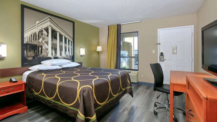 Super 8 Mobile/Tillmans Corner Room