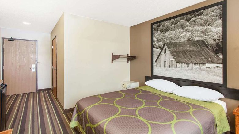 <b>Super 8 Richlands/Claypool Hill Area Room</b>. Images powered by <a href="https://iceportal.shijigroup.com/" title="IcePortal" target="_blank">IcePortal</a>.