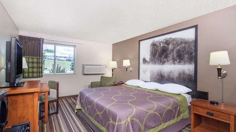 <b>Super 8 Richlands/Claypool Hill Area Room</b>. Images powered by <a href="https://iceportal.shijigroup.com/" title="IcePortal" target="_blank">IcePortal</a>.