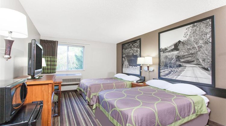 Super 8 Richlands/Claypool Hill Area Room