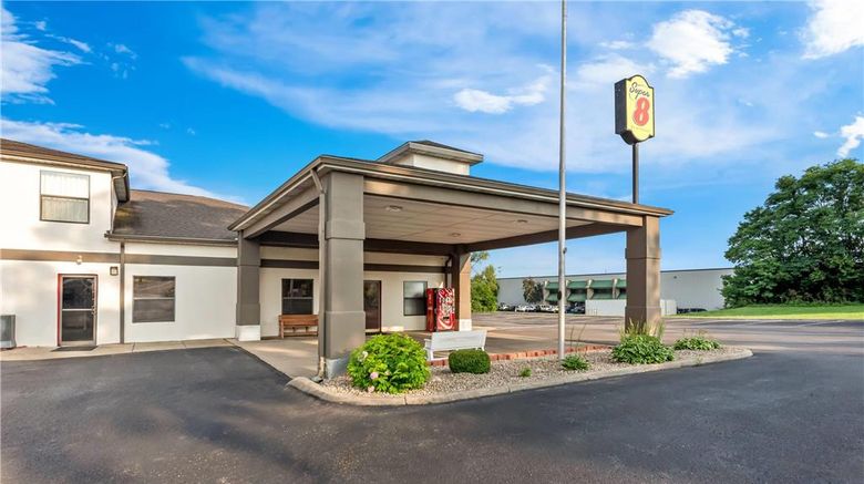 <b>Super 8 Bellefontaine Exterior</b>. Images powered by <a href="https://iceportal.shijigroup.com/" title="IcePortal" target="_blank">IcePortal</a>.