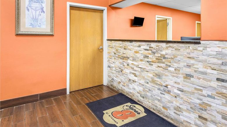 <b>Super 8 Bellefontaine Lobby</b>. Images powered by <a href="https://iceportal.shijigroup.com/" title="IcePortal" target="_blank">IcePortal</a>.