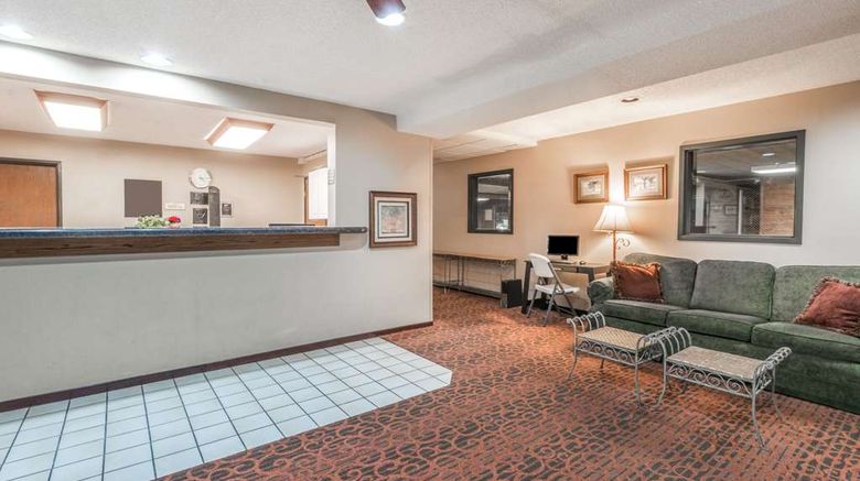 <b>Super 8 Salina I-70 Lobby</b>. Images powered by <a href="https://iceportal.shijigroup.com/" title="IcePortal" target="_blank">IcePortal</a>.